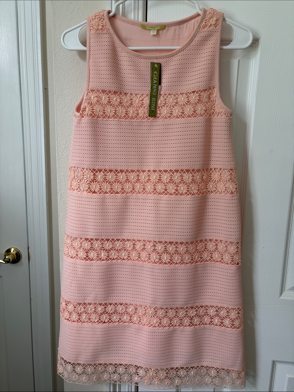 Gianni Bini Peach-Pink Lace Inset Sleeveless Shift Dress